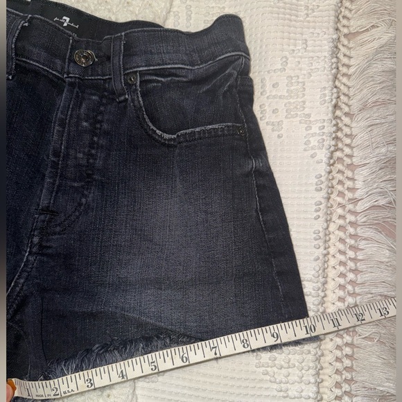 7 For All Mankind Women’s Black Demin Monroe High-Rise Cutoff Jean Shorts - Picture 12 of 12